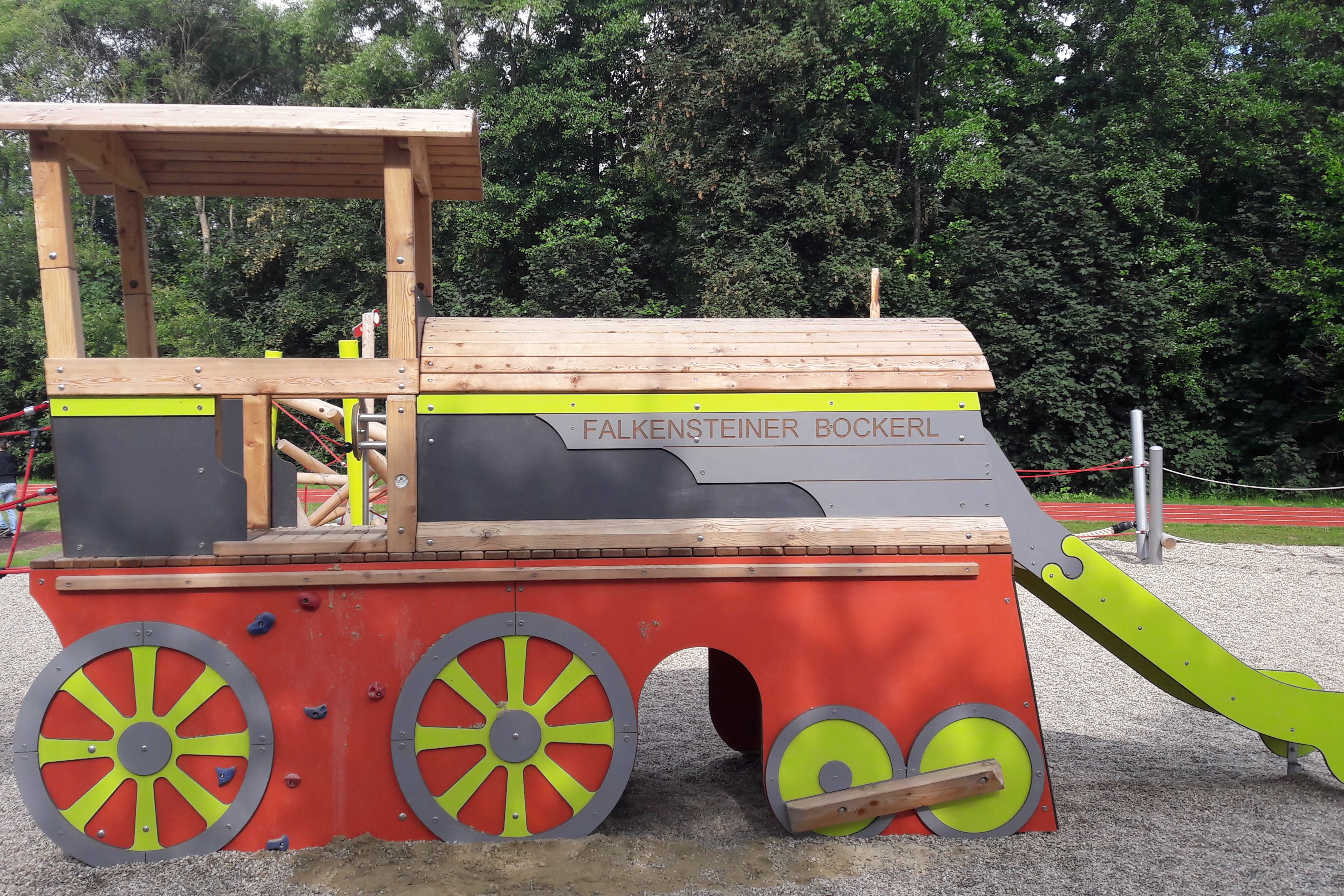 Spielplatz in Wenzenbach am Radweg Falkenstein-Regensburg